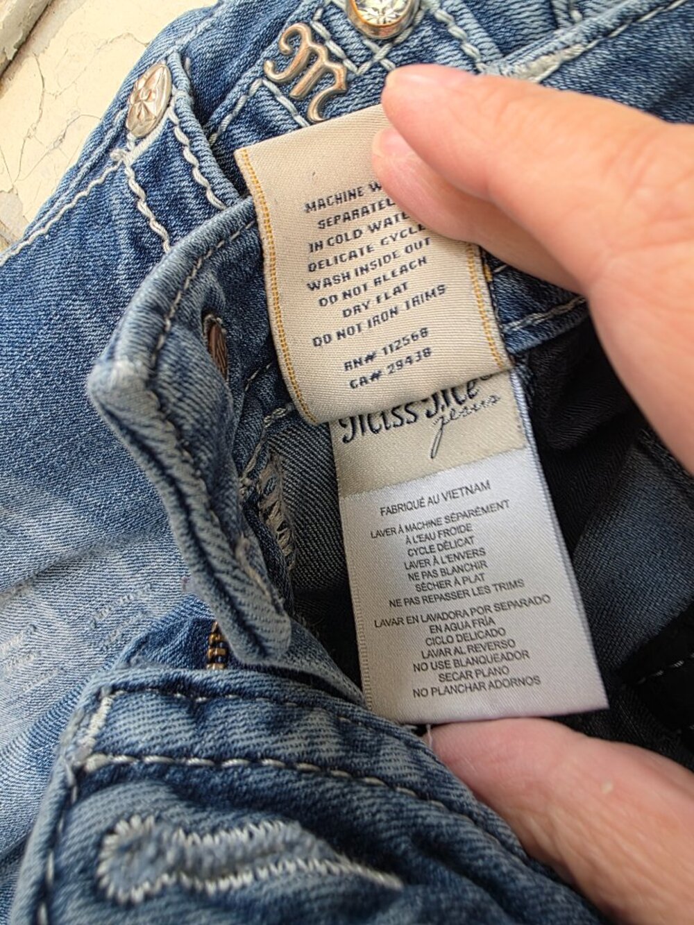 Miss Me Womens Standard Boot Fleur de Lis Distressed Jeans size 28 - Picture 9 of 11